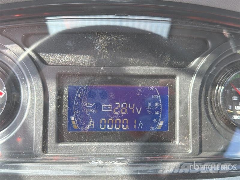  Peng DE CY35H 7700 lb 4x4 Montacargas Todo Terreno شاحنات الطرق الوعرة