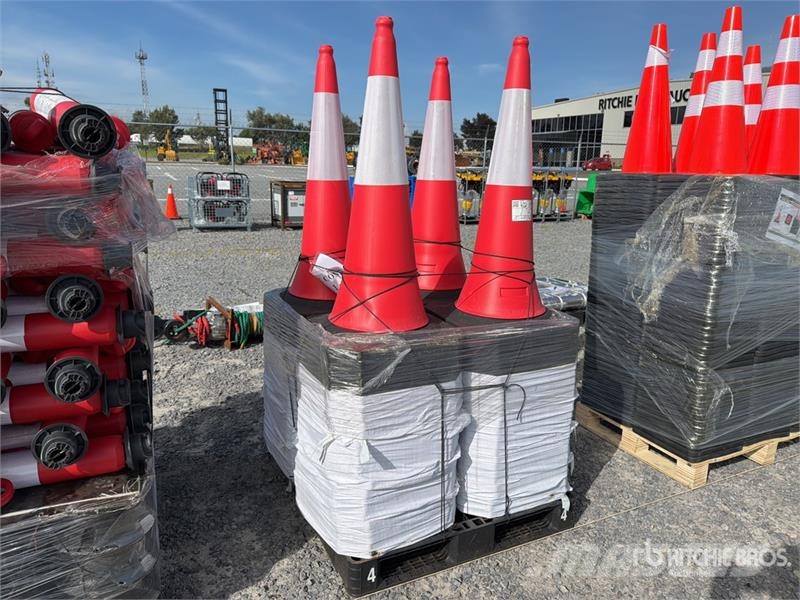 Quantity of (100) RTC100 Qty of (100) Traffic Con Poseur de canalisation