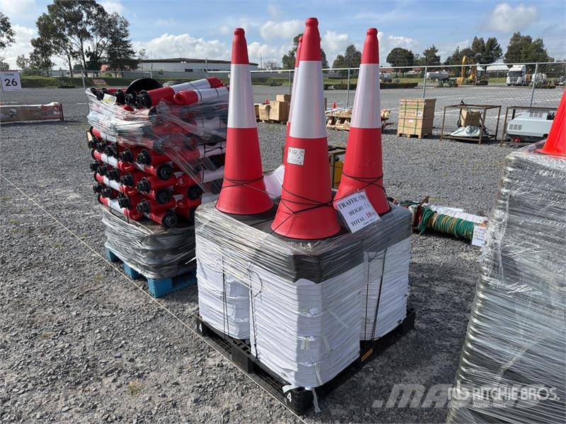 Quantity of (100) RTC100 Qty of (100) Traffic Con Poseur de canalisation