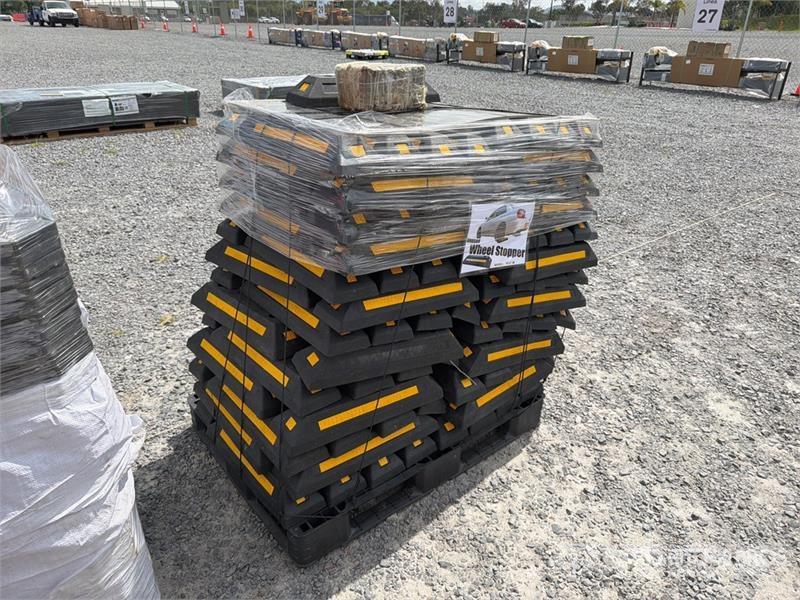 Quantity of (130) WST80 Qty of Wheel Stoppper (Un Otros componentes