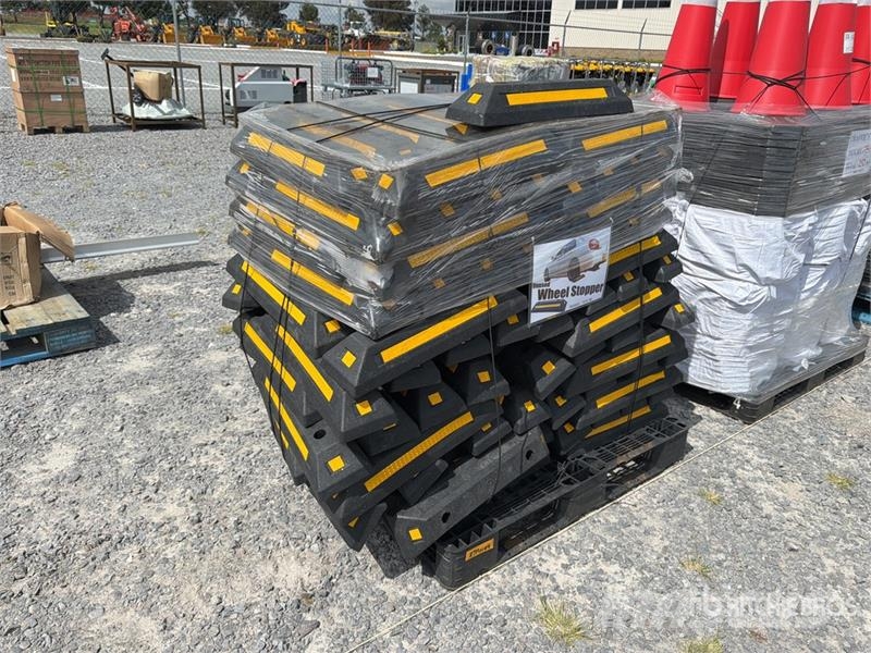 Quantity of (130) WST80 Qty of Wheel Stoppper (Un Otros componentes