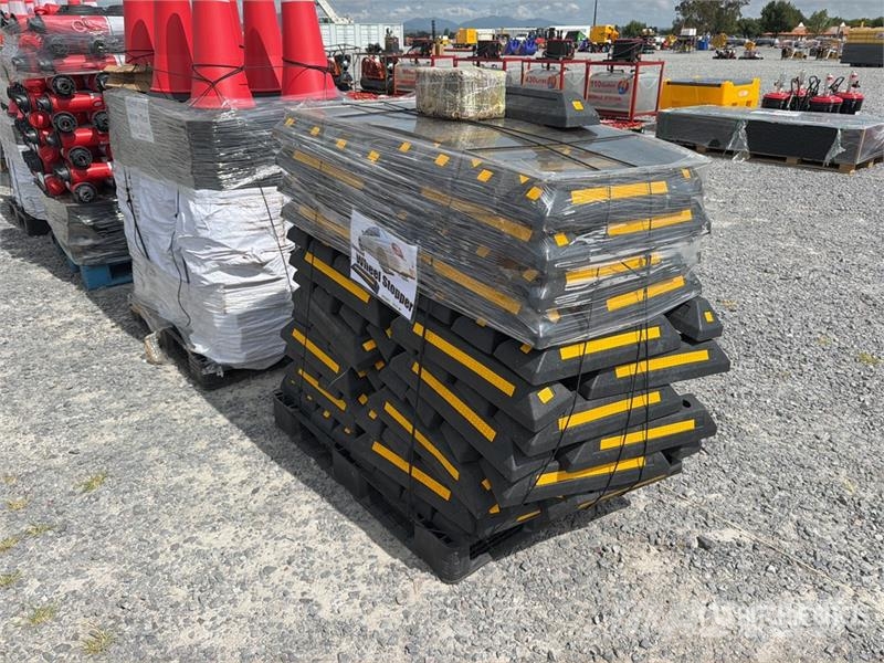 Quantity of (130) WST80 Qty of Wheel Stoppper (Un Otros componentes