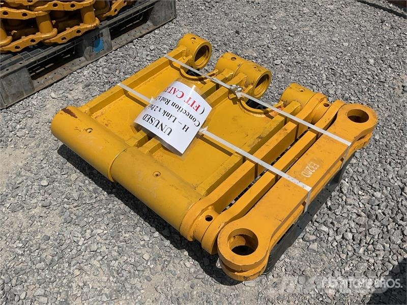  Quantity of (2)  HBL 320 Qty of H-link & Bucket Li Otros componentes