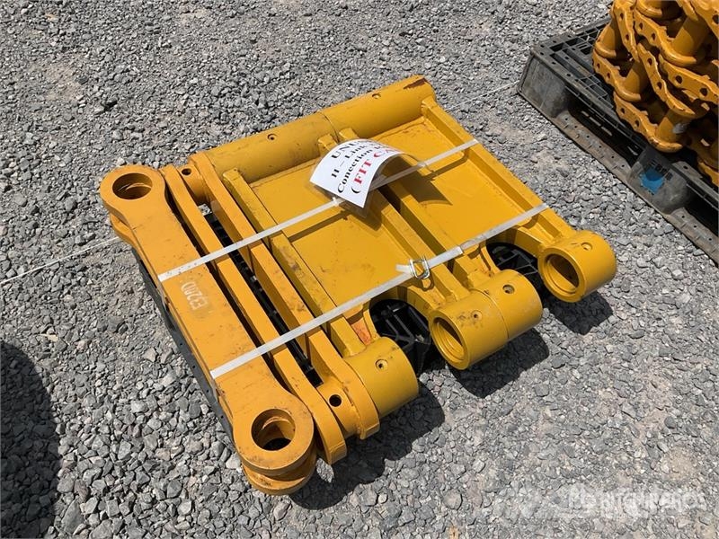  Quantity of (2)  HBL 320 Qty of H-link & Bucket Li Otros componentes