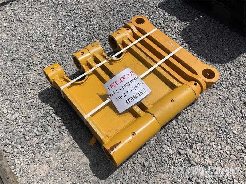  Quantity of (2)  HBL 320 Qty of H-link & Bucket Li Otros componentes