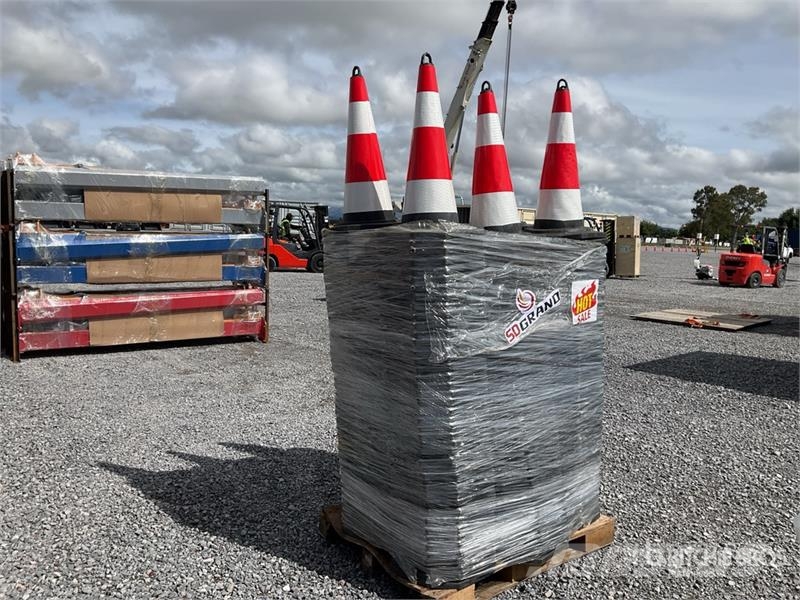 Quantity of (250) TSC Lote de Conos de Trafico (S Poseur de canalisation