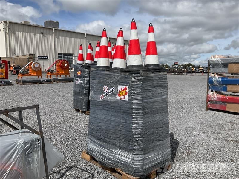 Quantity of (250) TSC Lote de Conos de Trafico (S Poseur de canalisation