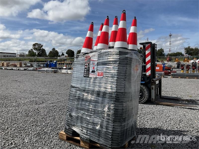 Quantity of (250) TSC Lote de Conos de Trafico (S Poseur de canalisation
