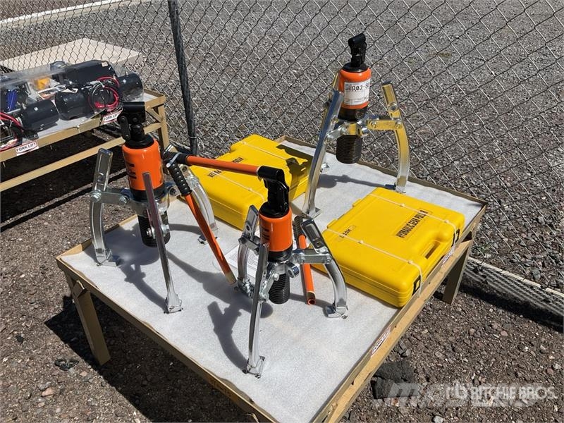 Quantity of (3) Mackman GPSET Hydraulic Lote de E ماكينات منفعة عامة