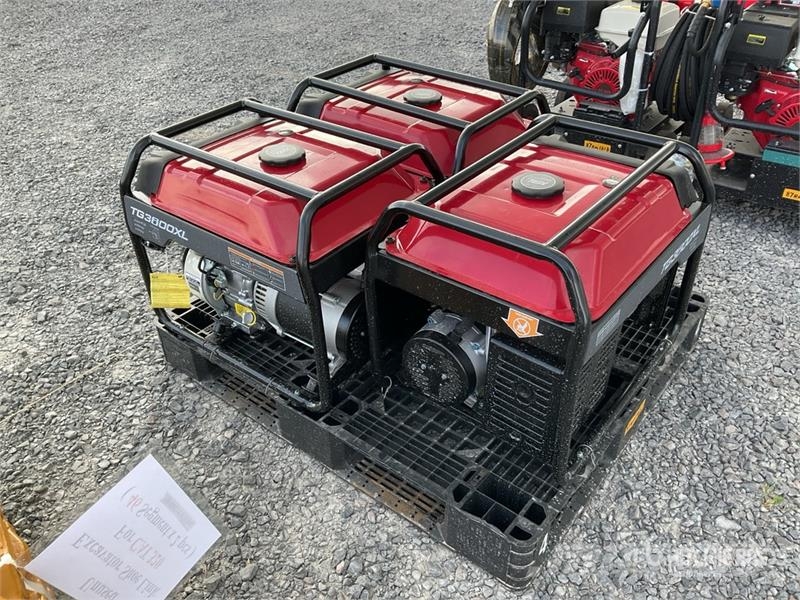 Quantity of (3) Traxx TG3600XL 3.3 kW Lote de Pla Diiselgeneraatorid