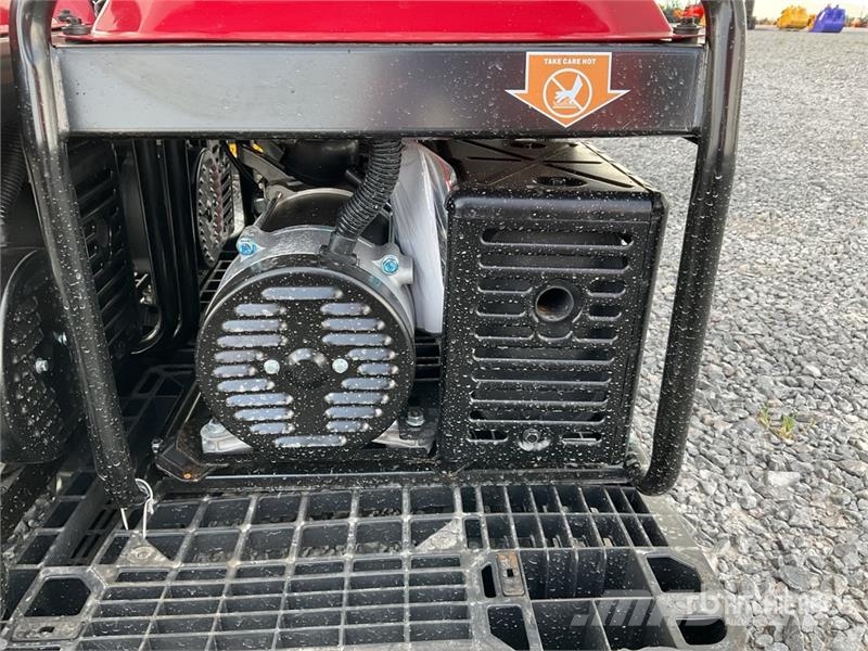 Quantity of (3) Traxx TG3600XL 3.3 kW Lote de Pla Diiselgeneraatorid