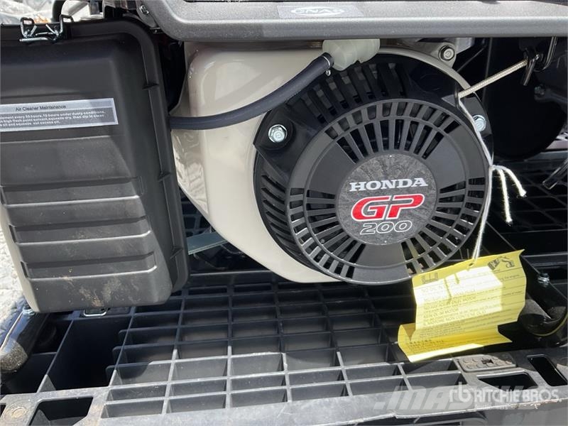 Quantity of (3) Traxx TG3600XL 3.3 kW Lote de Pla Diesel Generators