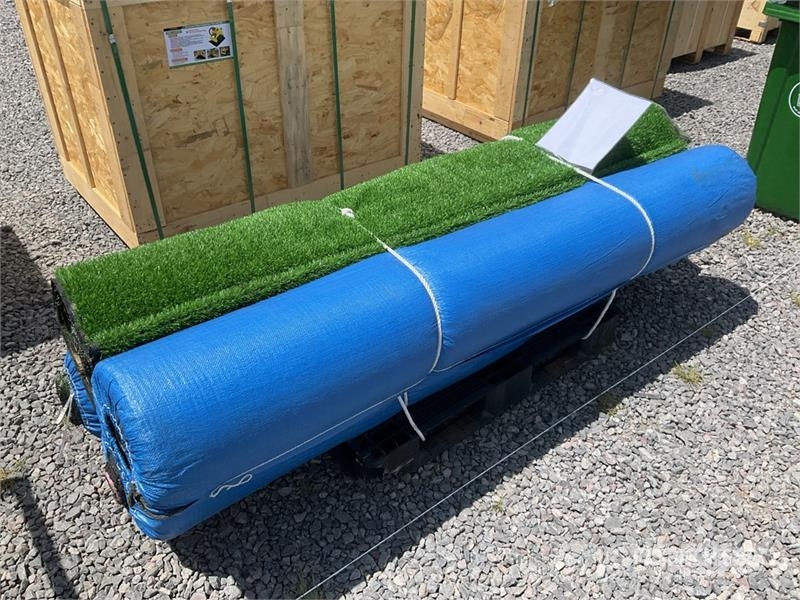 Quantity of (4) ATS20 Qty of Artifical Turf Carpe Otros componentes