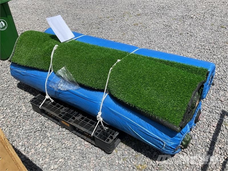 Quantity of (4) ATS20 Qty of Artifical Turf Carpe Otros componentes