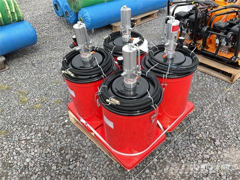 Quantity of (4) Energy 40L Lote de Bombas de Gras Procesapparatuur en machines