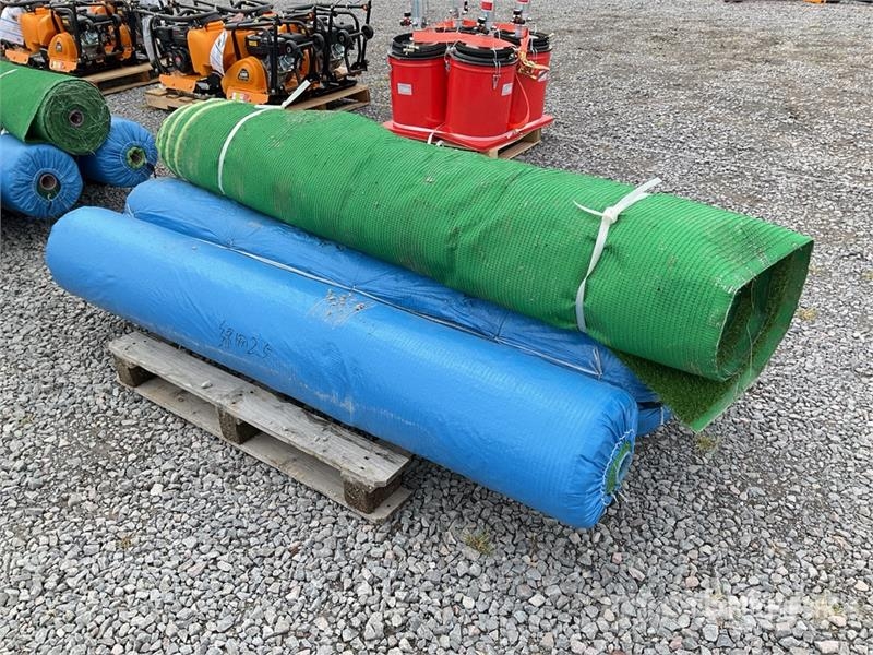  Quantity of (4)  Energy Lote de Rollos de Cesped ( مكونات أخرى