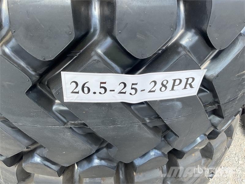 Quantity of (4) Suihe T26.5 26.5-25 Lote de Llant Pneumatiky, kola a ráfky