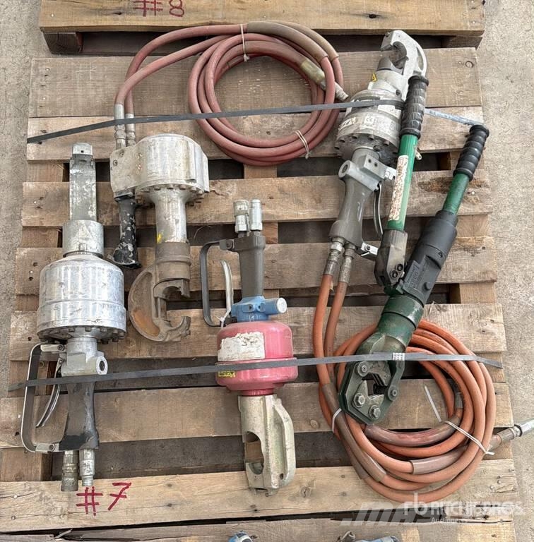  Quantity of (5) Lote de Ponchadoras / Clamps Otros componentes