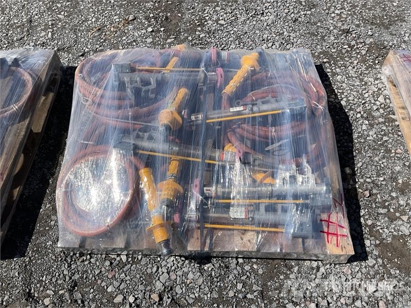  Quantity of (6) Hastings Lote de Auxiliares para L Other components