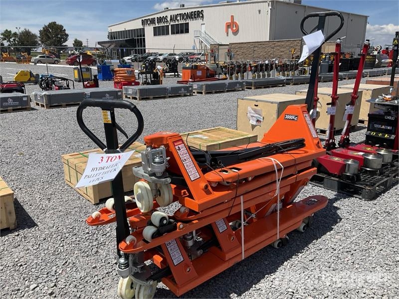 Quantity of (6) HPJ 3000 3 ton Lote de Patines Hi Hand pallet truck