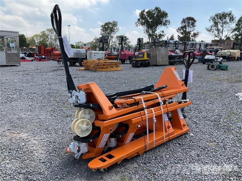 Quantity of (6) HPJ 3000 3 ton Lote de Patines Hi Hand pallet truck