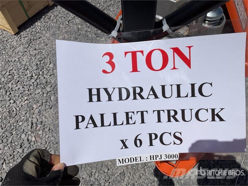 Quantity of (6) HPJ 3000 3 ton Lote de Patines Hi Hand pallet truck