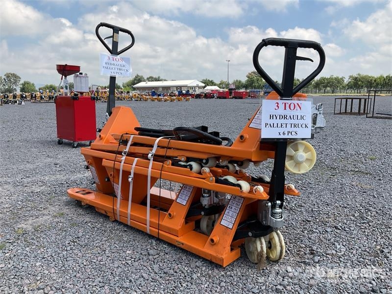 Quantity of (6) HPJ 3000 3 ton Lote de Patines Hi Hand pallet truck