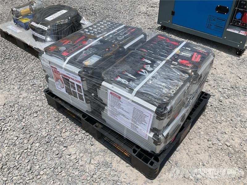 Quantity of (8) Boxes of ATB Lote de Cajas con He Építőipar - Egyebek