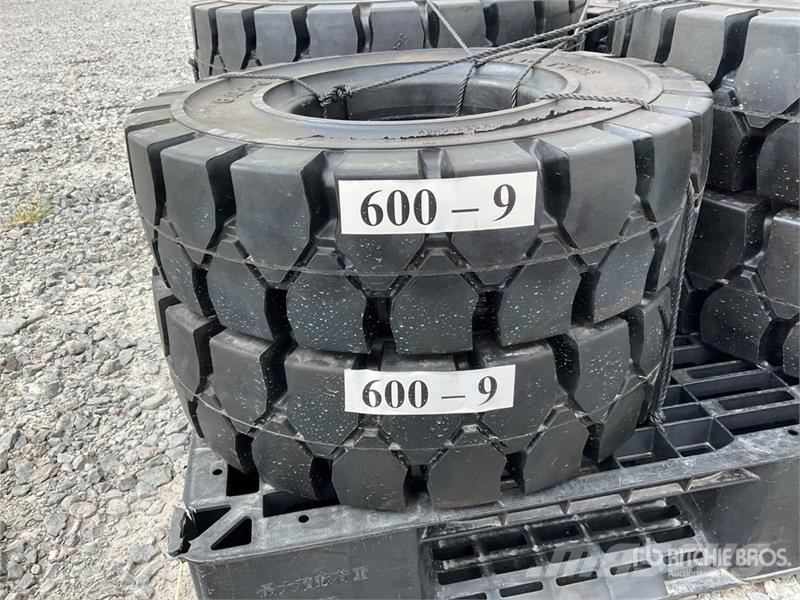 Quantity of (8) FST set 02 Lote de Llantas Solida Gume, točkovi i felne
