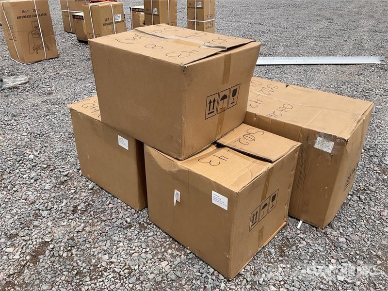 Quantity of (8) UNI YY03, YY53, YS15, KL01 Lote d Altri componenti