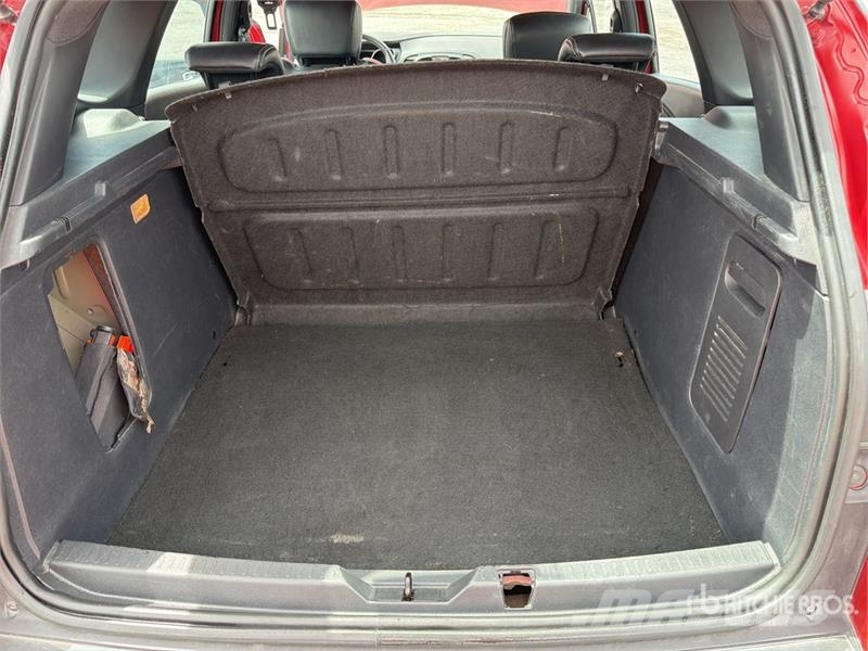 Renault Captur 2WD Camioneta / SUV Automobili