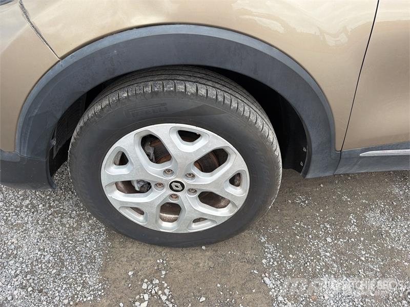 Renault Captur 2WD Camioneta / SUV Automobili
