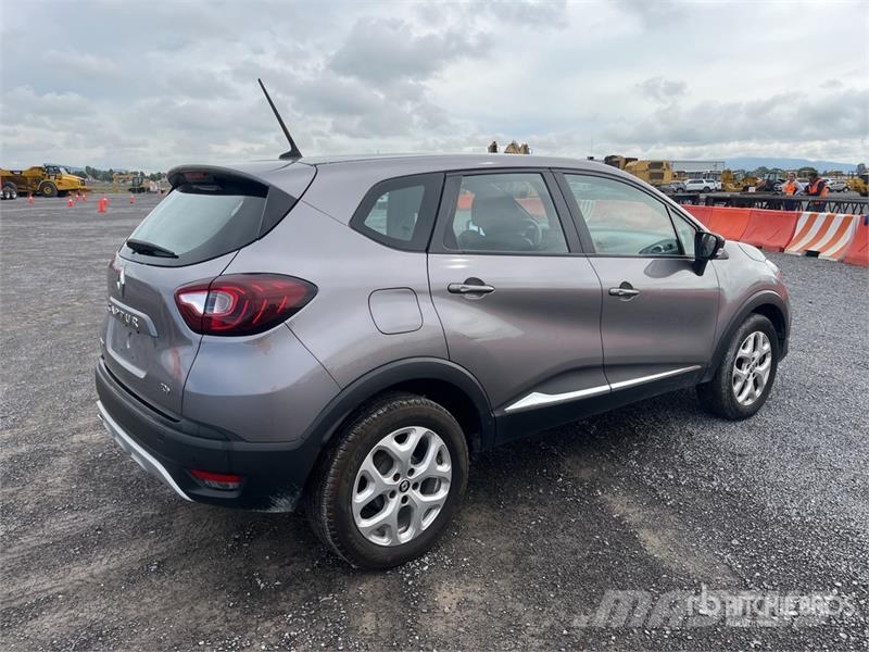 Renault Captur TCe Camioneta / SUV Automobili