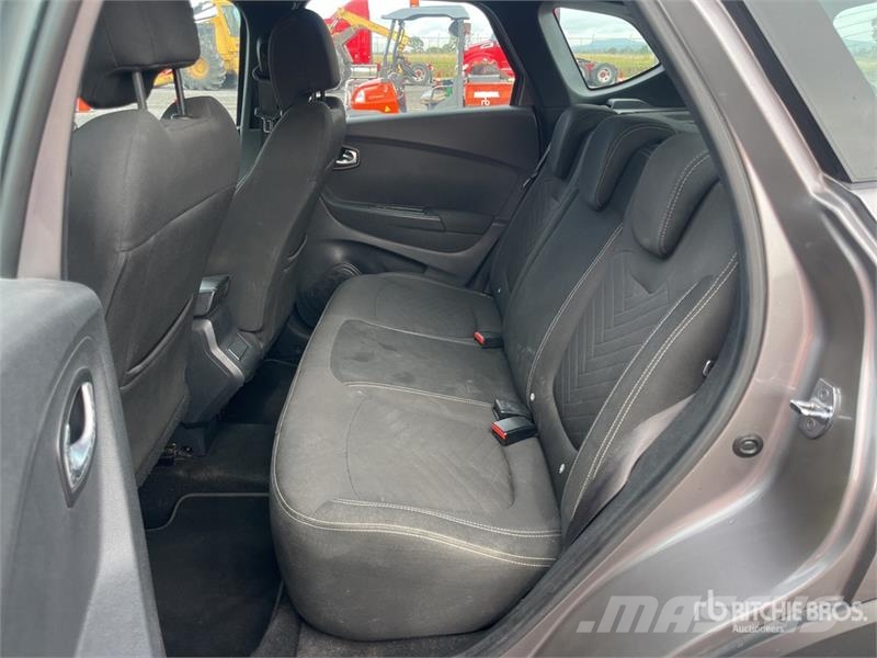 Renault Captur TCe Camioneta / SUV Automobili