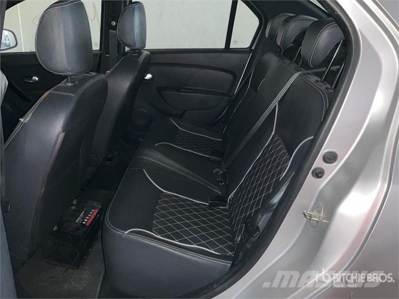 Renault Logan Automovil / Automobile PKWs