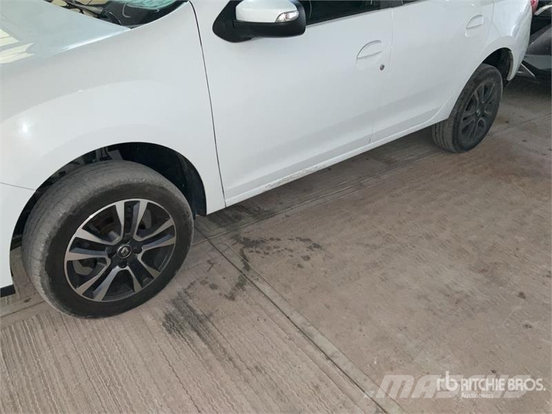 Renault Logan Automovil / Automobile Sõiduautod