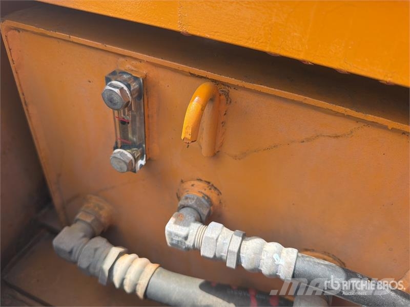 Sakai TS160 7 Wheel Rodillo Neumatico / Pneumatic Roller Rodillos sobre neumáticos