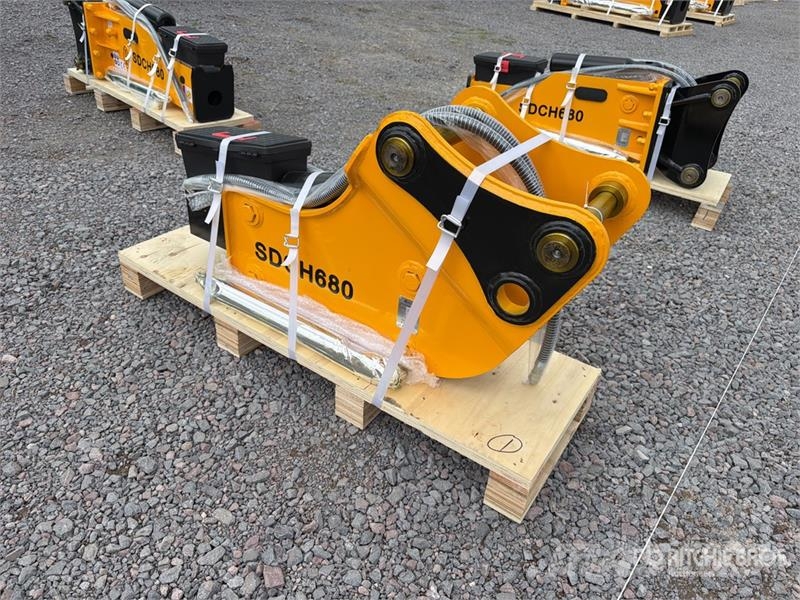 SDCH 680 Martillo Hidraulico (Sin Usar) / Backhoe Hammers / Breakers