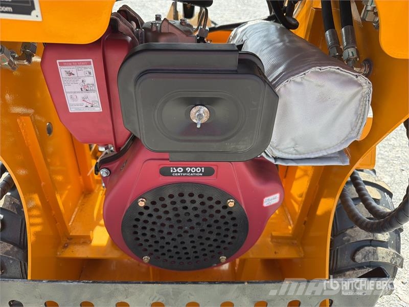  SDLOOL 323TDZ Mini Minicargador (Sin Usar) / Skid  لوادر انزلاقية التوجيه