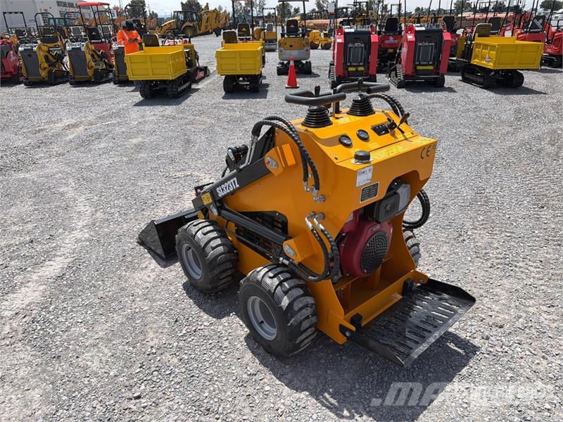  SDLOOL 323TDZ Mini Minicargador (Sin Usar) / Skid  لوادر انزلاقية التوجيه
