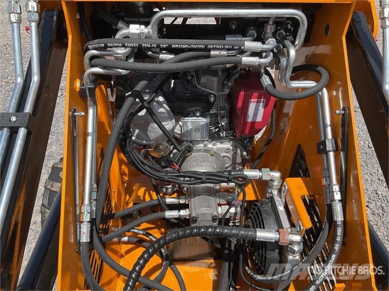  SDLOOL 323TZD Mini Minicargador (Sin Usar) / Skid  لوادر انزلاقية التوجيه