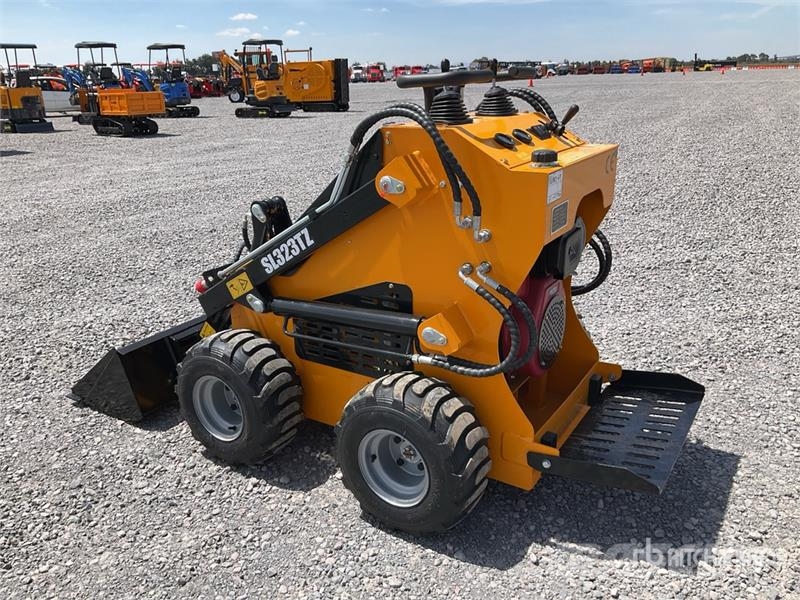  SDLOOL 323TZD Mini Minicargador (Sin Usar) / Skid  لوادر انزلاقية التوجيه