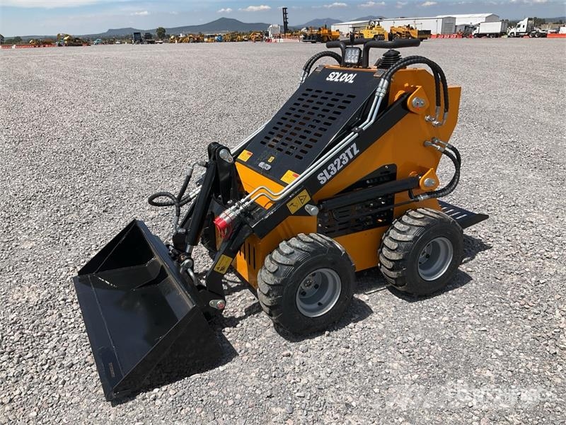  SDLOOL 323TZD Mini Minicargador (Sin Usar) / Skid  لوادر انزلاقية التوجيه