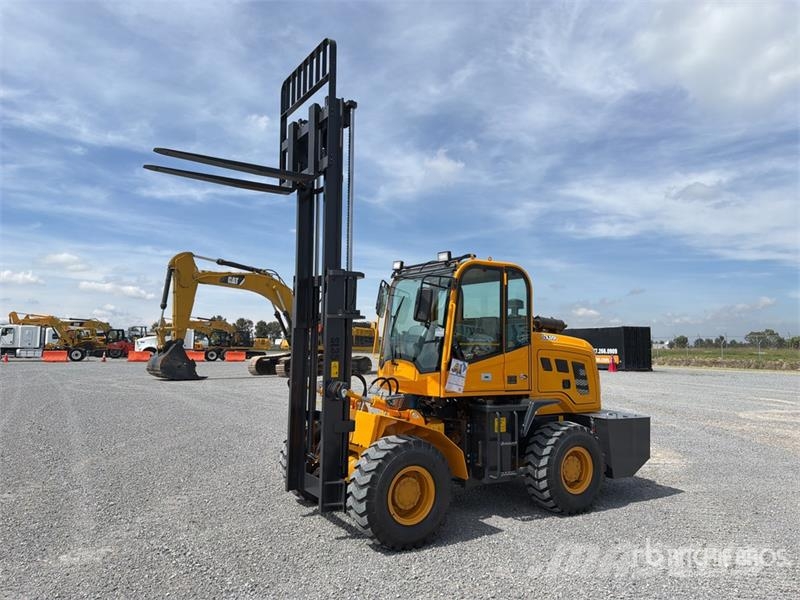 SDLOOL 35 7700 lb 4x4 Montacargas Todo Terreno (Si Terenski viličar