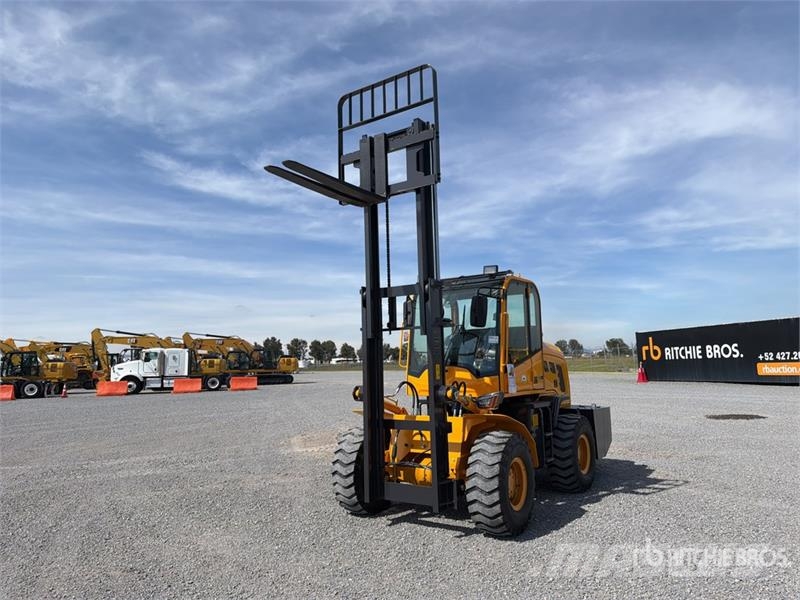 SDLOOL 35 7700 lb 4x4 Montacargas Todo Terreno (Si Terenski viličar