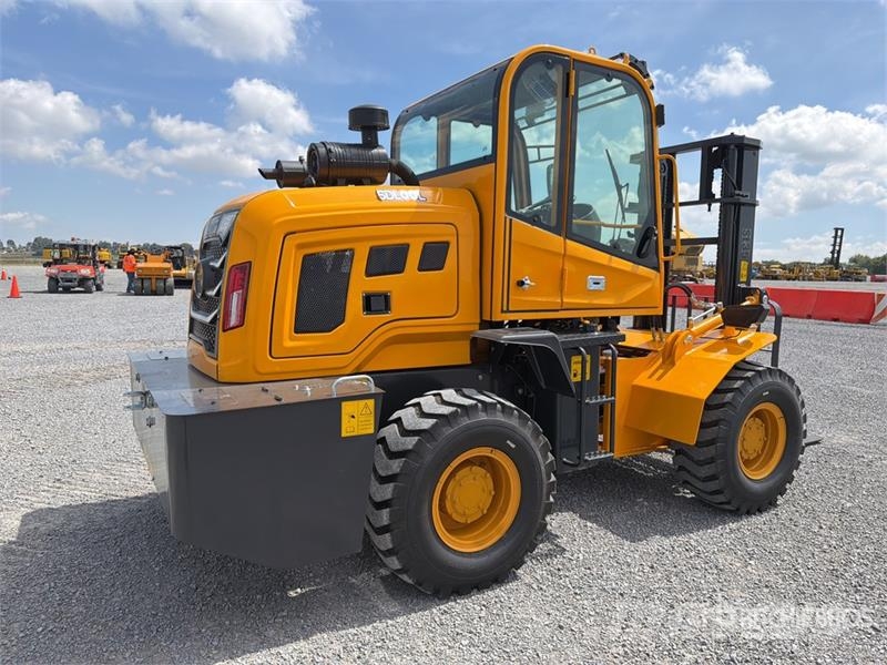 SDLOOL 35 7700 lb 4x4 Montacargas Todo Terreno (Si Terenski viličar