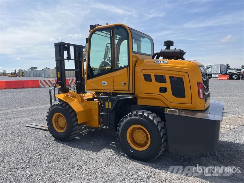 SDLOOL 35 7700 lb 4x4 Montacargas Todo Terreno (Si Terenski viličar