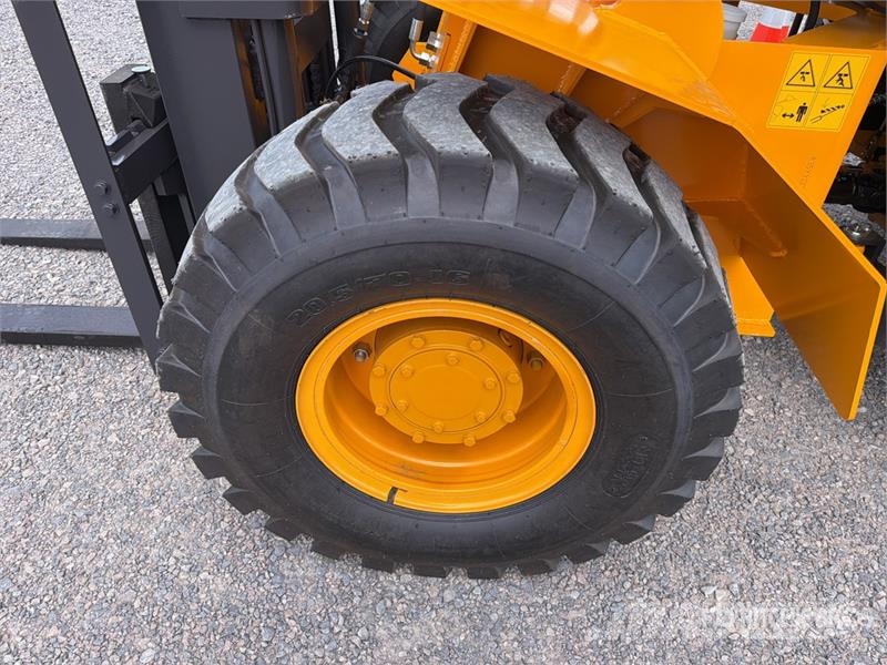 SDLOOL 35 7700 lb 4x4 Montacargas Todo Terreno (Si Terenski viličar