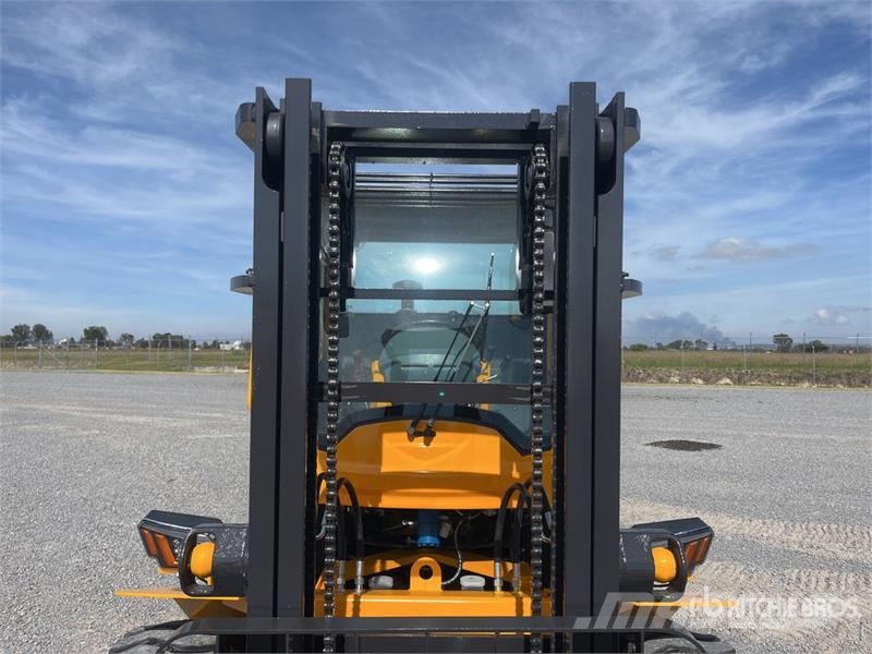 SDLOOL 35 7700 lb 4x4 Montacargas Todo Terreno (Si Maastikutõstukid