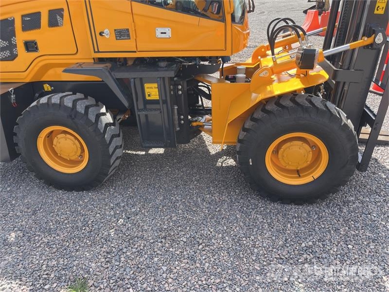 SDLOOL 35 7700 lb 4x4 Montacargas Todo Terreno (Si Terenski viličar